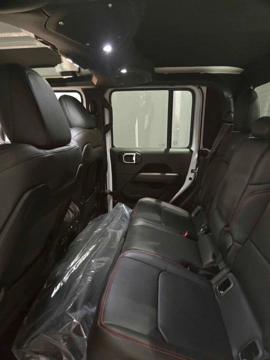 2026 Jeep JT Gladiator - Image 5 of 6