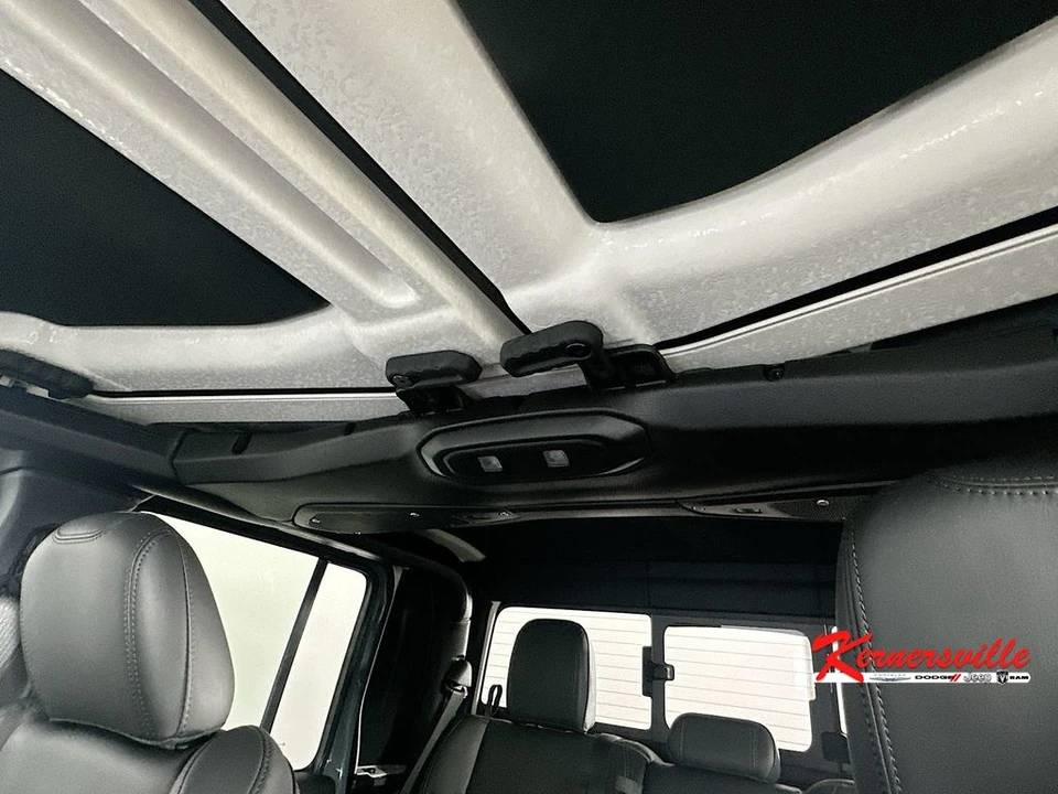 2026 Jeep JT Gladiator - Image 14 of 21