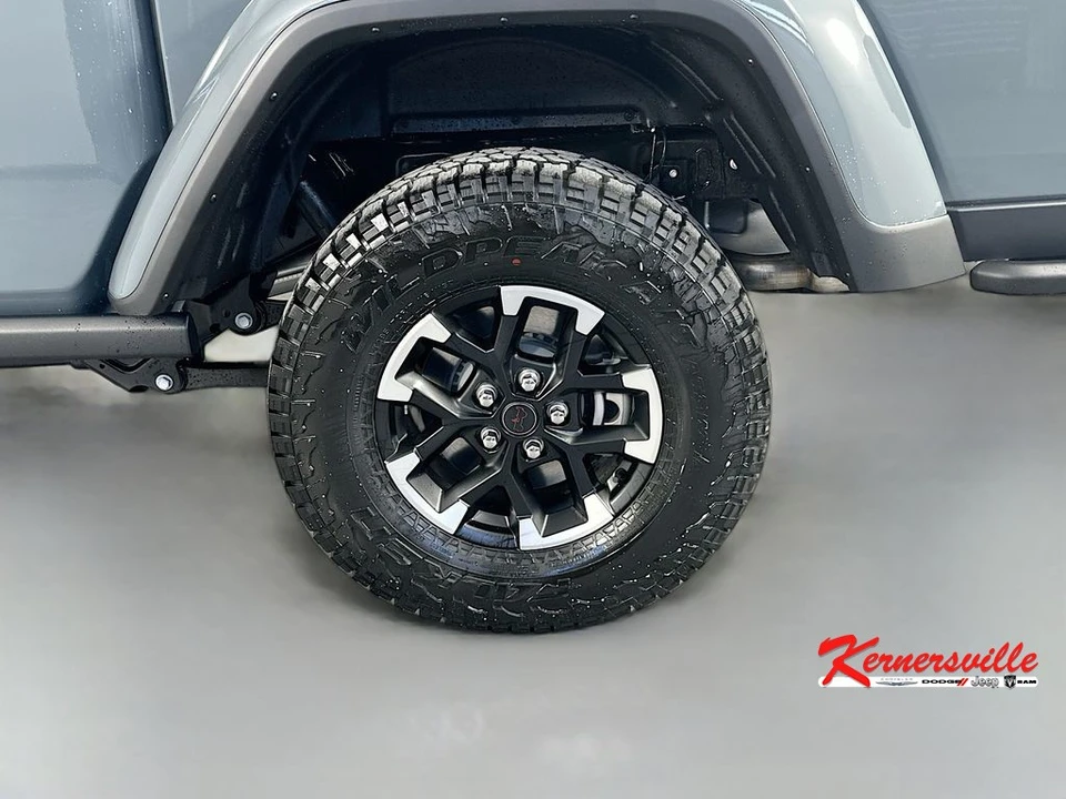 2026 Jeep JT Gladiator - Image 17 of 21