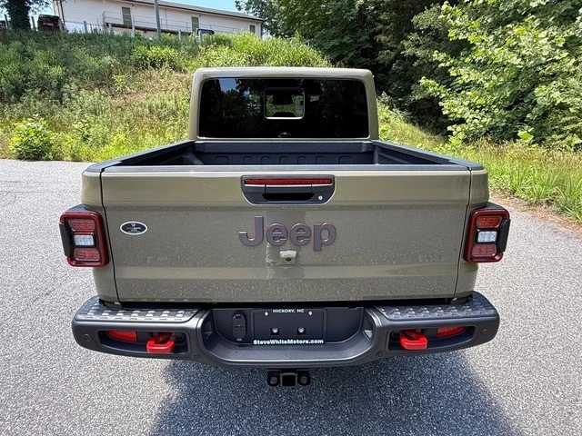 2026 Jeep JT Gladiator - Image 8 of 31