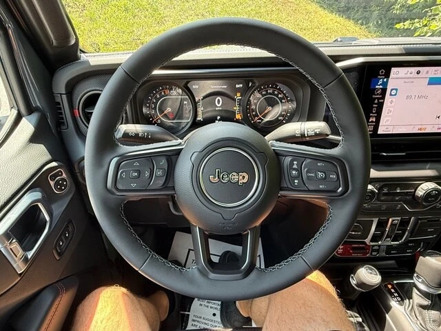 2026 Jeep Gladiator - Image 19 of 31