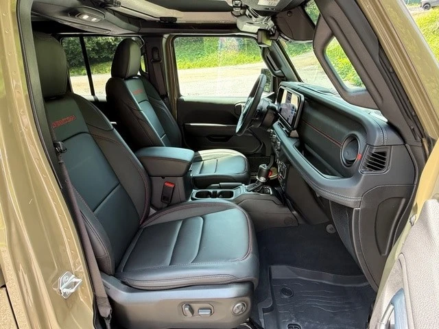2026 Jeep JT Gladiator - Image 18 of 31
