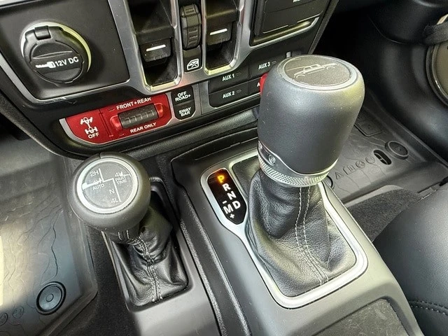 2026 Jeep JT Gladiator - Image 26 of 31