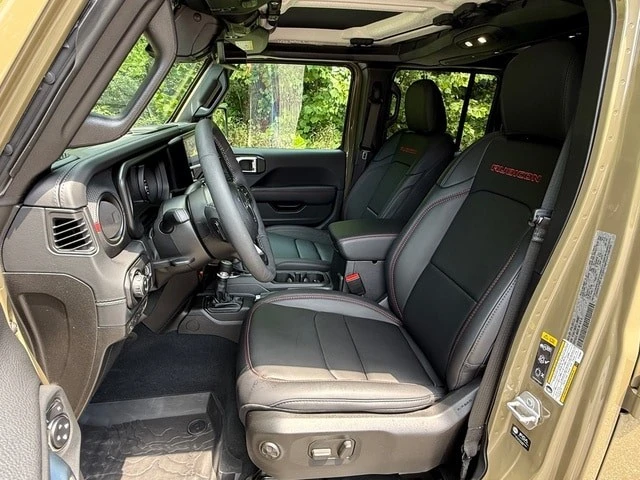 2026 Jeep JT Gladiator - Image 13 of 31