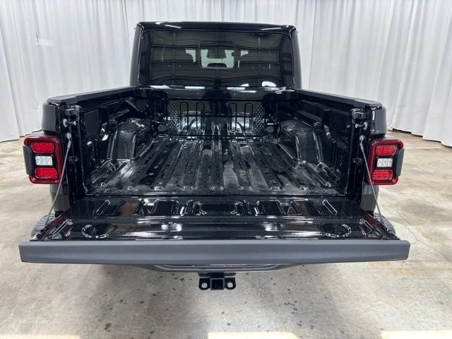 2026 Jeep JT Gladiator - Image 23 of 27