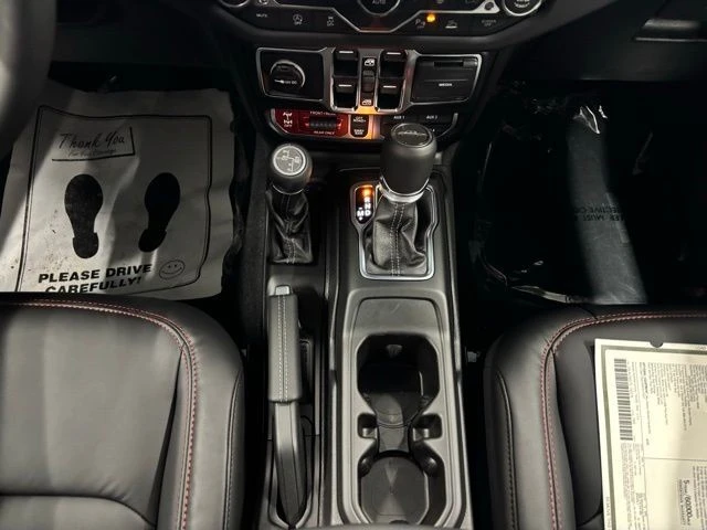 2026 Jeep JT Gladiator - Image 15 of 27