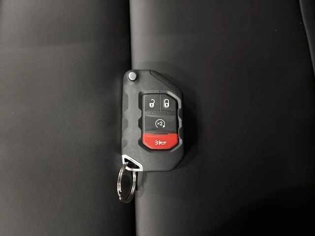 2026 Jeep JT Gladiator - Image 25 of 27