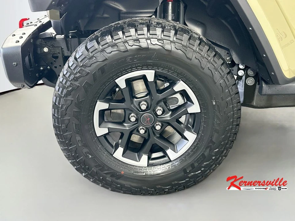 2026 Jeep JT Gladiator - Image 16 of 21