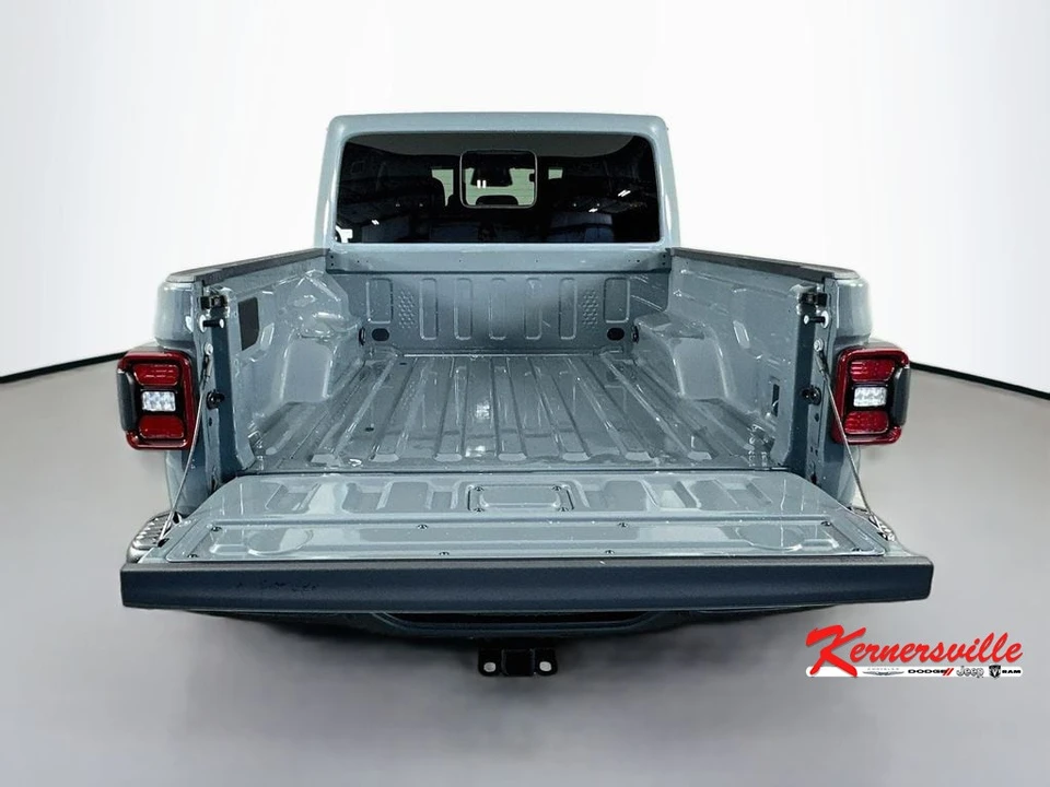2026 Jeep JT Gladiator - Image 15 of 21