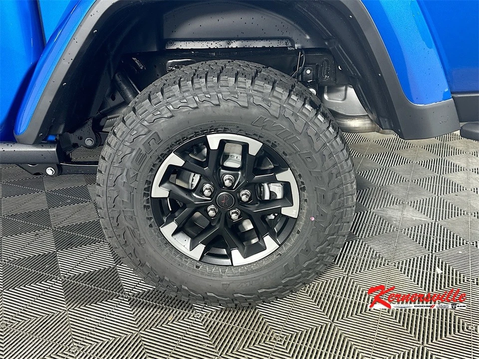 2026 Jeep JT Gladiator - Image 17 of 21