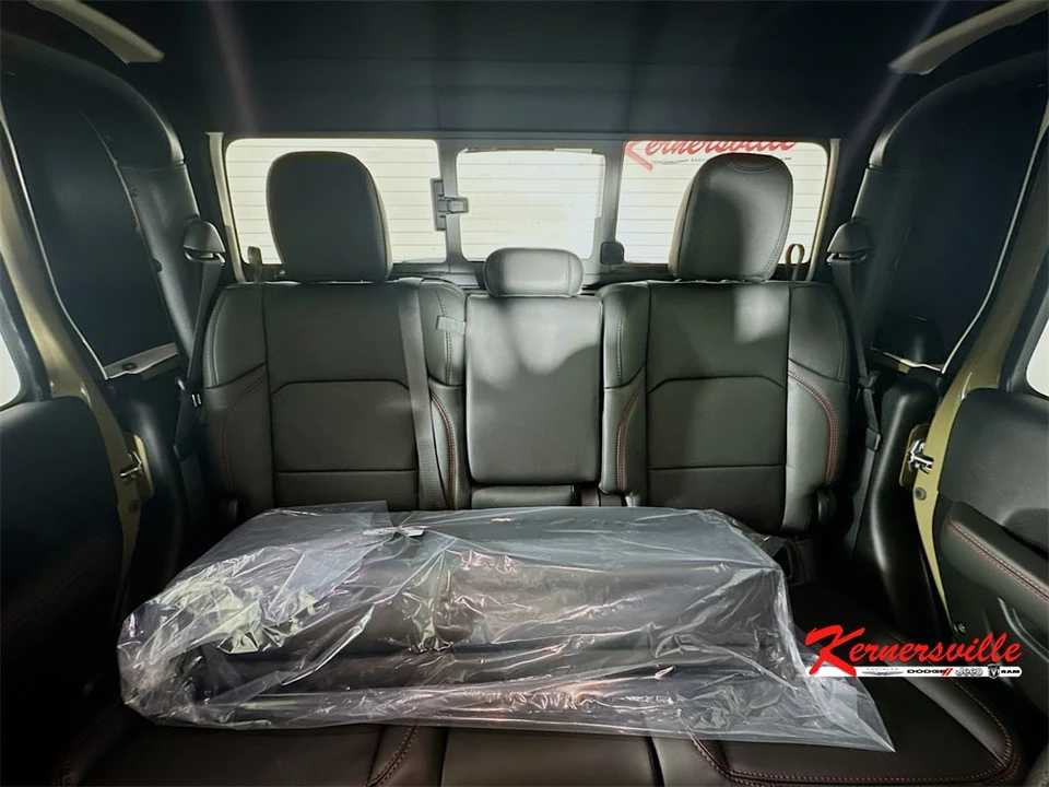 2026 Jeep JT Gladiator - Image 10 of 12