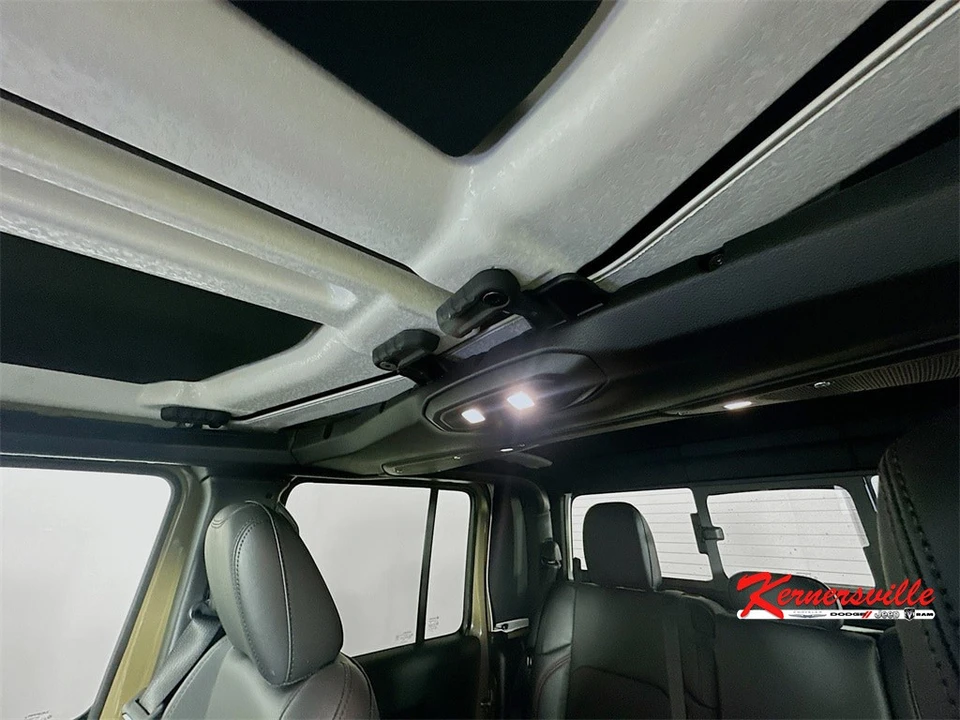 2026 Jeep JT Gladiator - Image 14 of 21