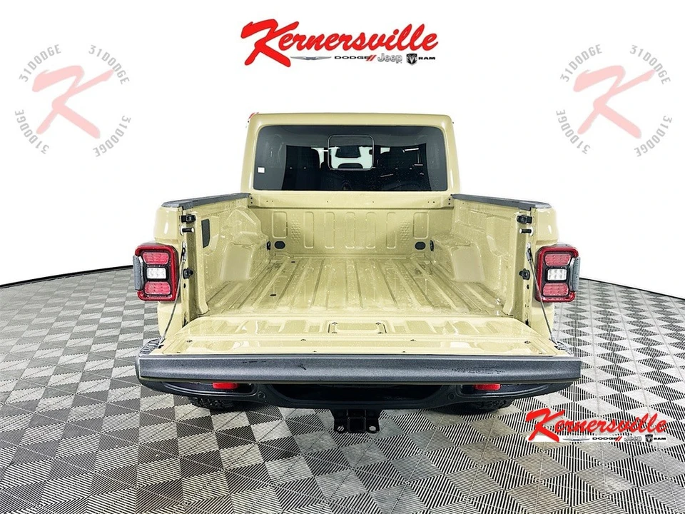 2026 Jeep JT Gladiator - Image 16 of 21