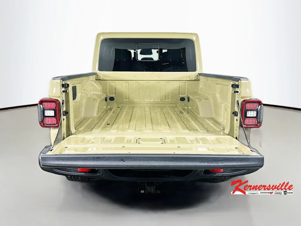 2026 Jeep JT Gladiator - Image 16 of 21
