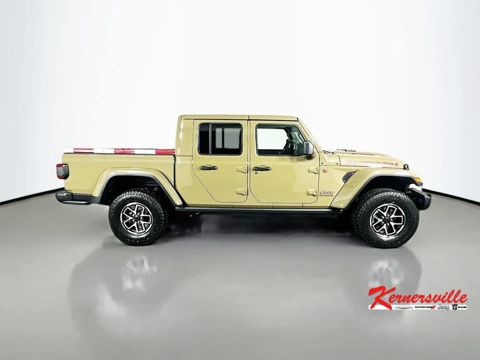 2026 Jeep JT Gladiator - Image 8 of 21