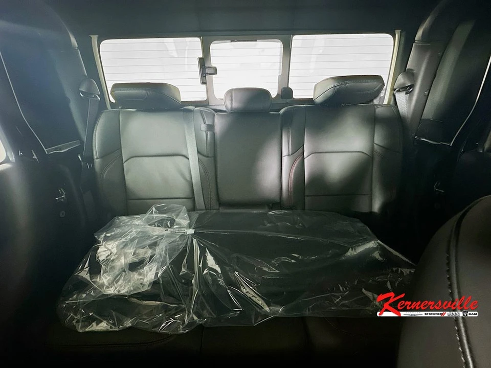 2026 Jeep JT Gladiator - Image 10 of 12