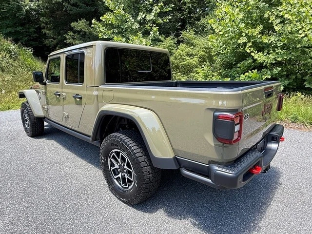 2026 Jeep JT Gladiator - Image 10 of 31