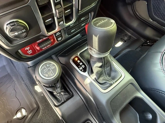 2026 Jeep JT Gladiator - Image 26 of 31