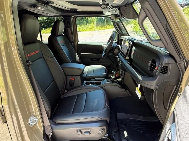 2026 Jeep JT Gladiator - Image 18 of 31