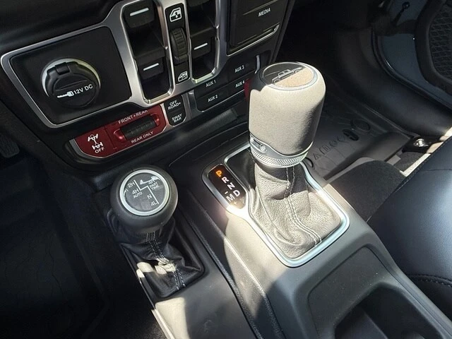 2026 Jeep JT Gladiator - Image 26 of 31