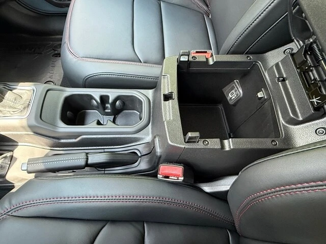 2026 Jeep JT Gladiator - Image 28 of 31