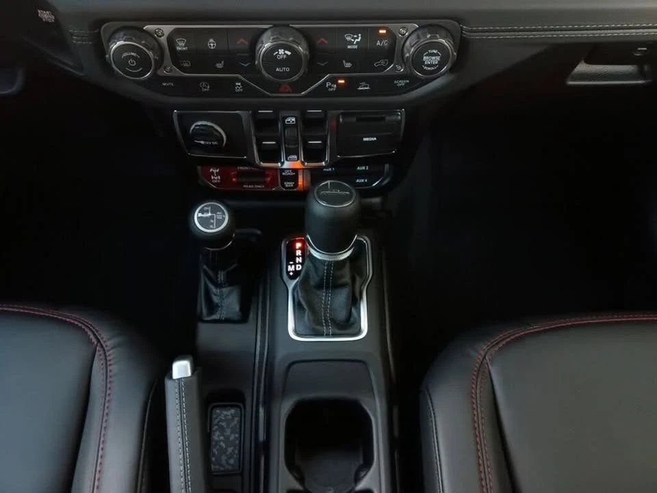 2026 Jeep JT Gladiator - Image 15 of 20
