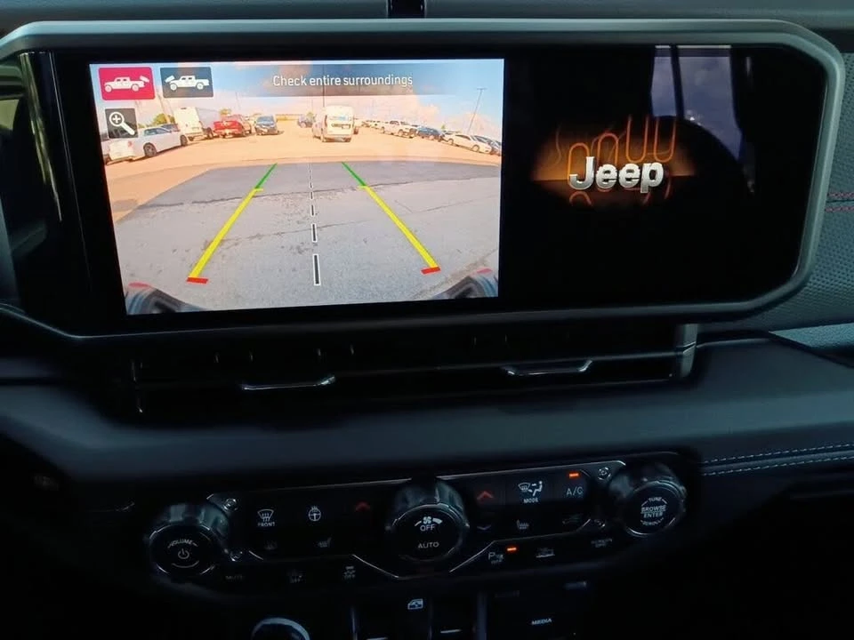 2026 Jeep JT Gladiator - Image 14 of 20