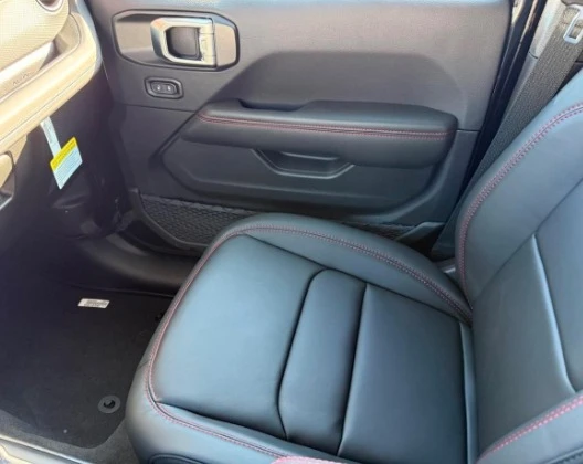 2026 Jeep JT Gladiator - Image 11 of 12