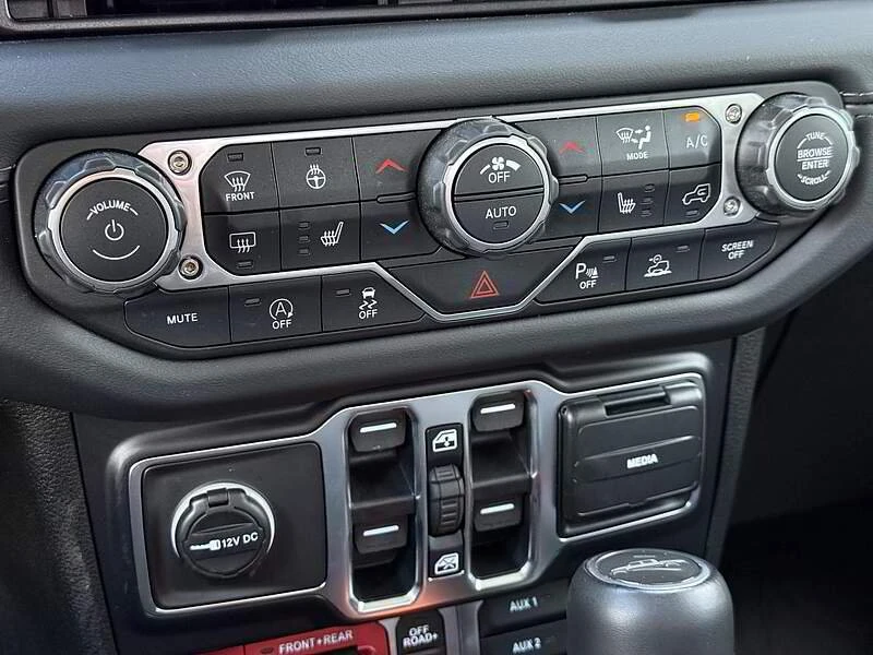 2026 Jeep JT Gladiator - Image 14 of 20