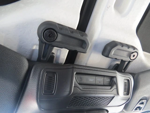 2026 Jeep JT Gladiator - Image 16 of 20