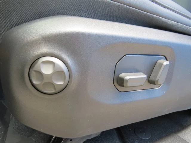 2026 Jeep JT Gladiator - Image 12 of 20