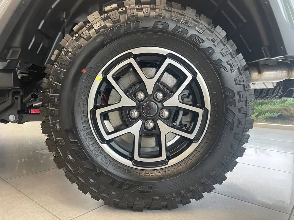 2026 Jeep JT Gladiator - Image 8 of 15