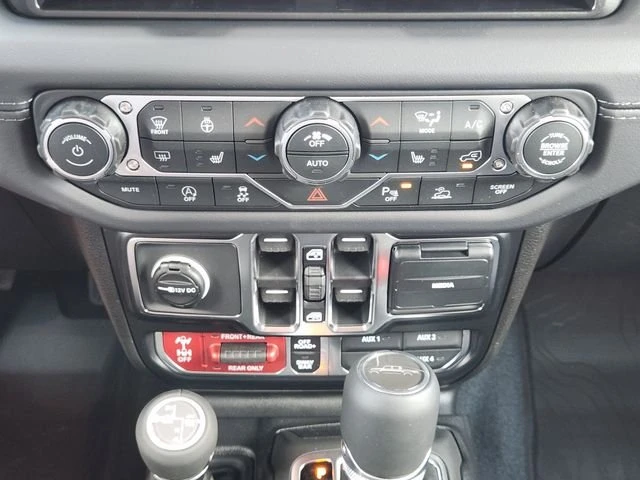 2026 Jeep JT Gladiator - Image 15 of 20