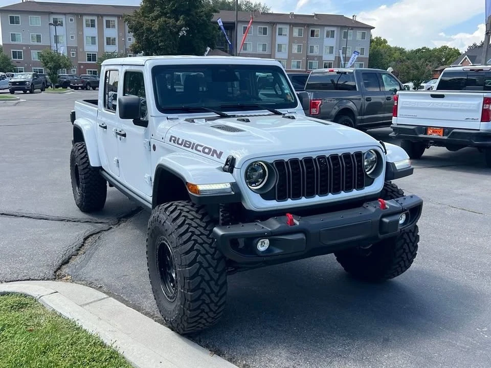 2026 Jeep JT Gladiator - Image 2 of 13