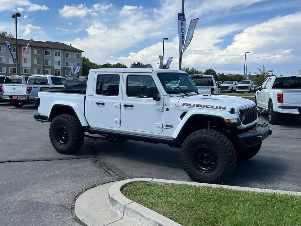 2026 Jeep JT Gladiator - Image 3 of 13