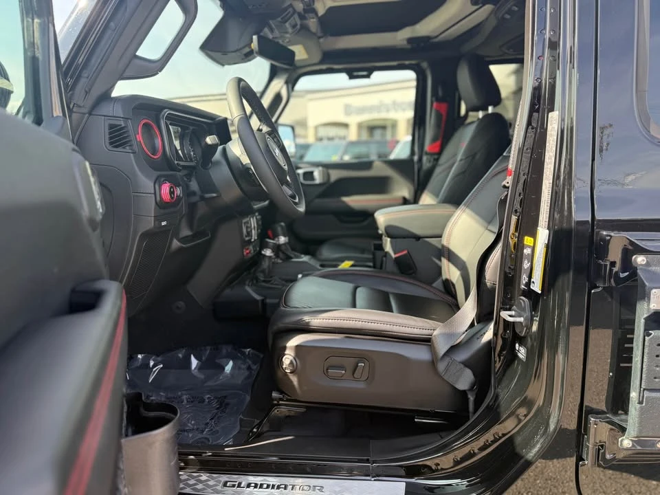 2026 Jeep JT Gladiator - Image 16 of 19