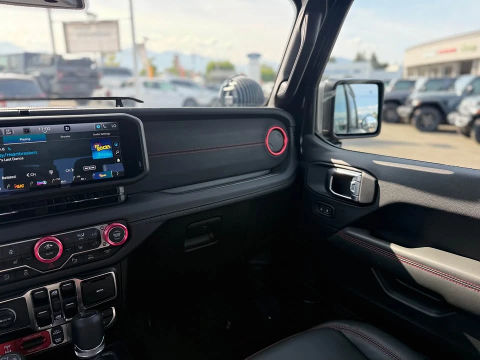 2026 Jeep JT Gladiator - Image 14 of 19