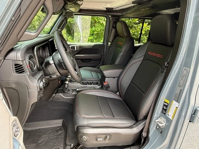 2026 Jeep JT Gladiator - Image 13 of 30
