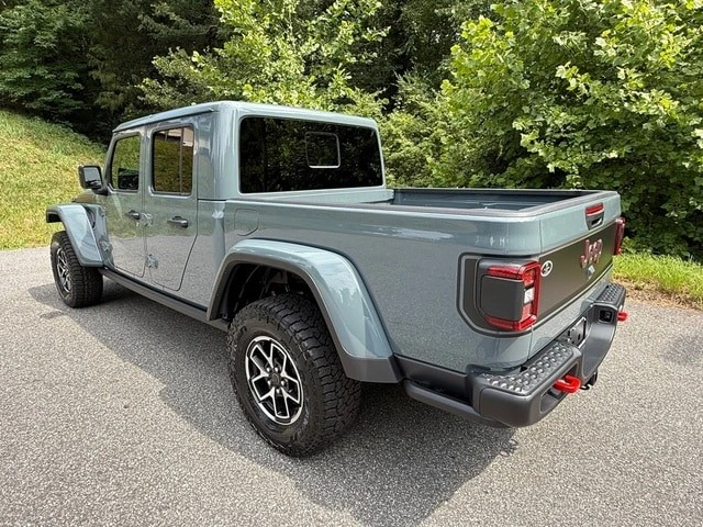 2026 Jeep JT Gladiator - Image 10 of 30