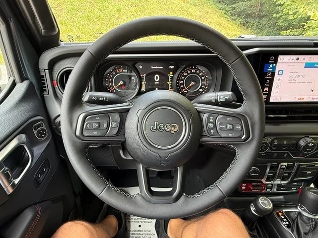 2026 Jeep JT Gladiator - Image 19 of 30