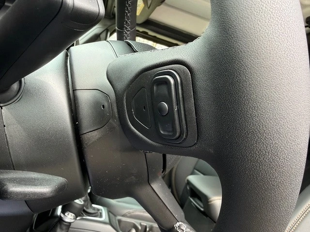 2026 Jeep JT Gladiator - Image 14 of 29