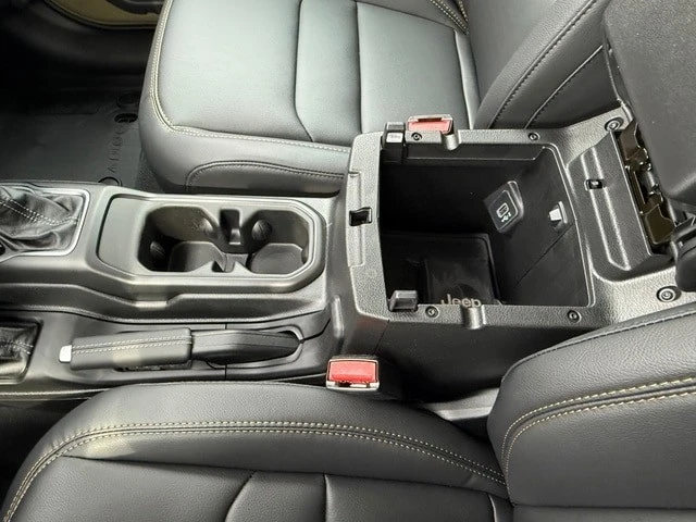 2026 Jeep JT Gladiator - Image 26 of 29