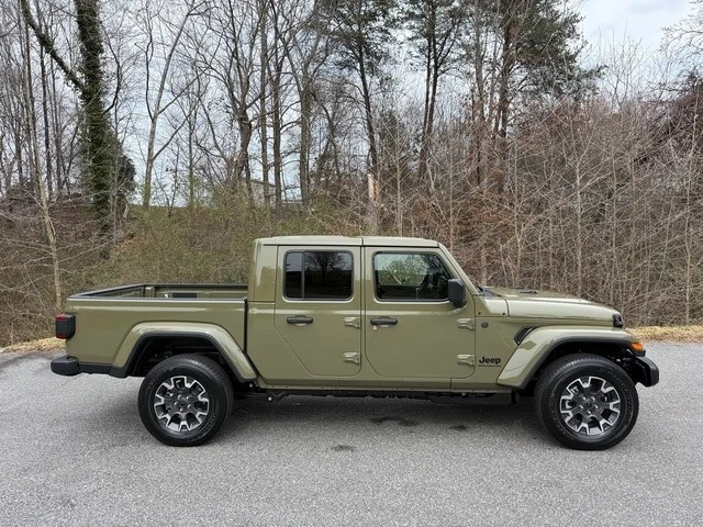 2026 Jeep JT Gladiator - Image 5 of 21
