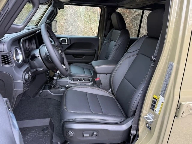 2026 Jeep JT Gladiator - Image 12 of 21