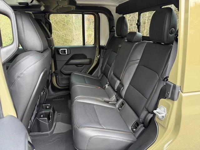 2026 Jeep JT Gladiator - Image 15 of 29