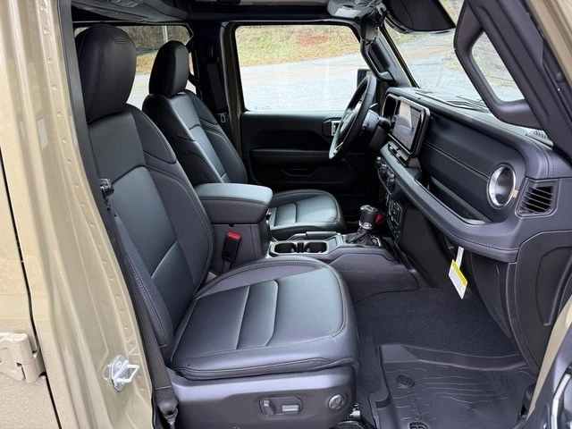 2026 Jeep JT Gladiator - Image 17 of 21
