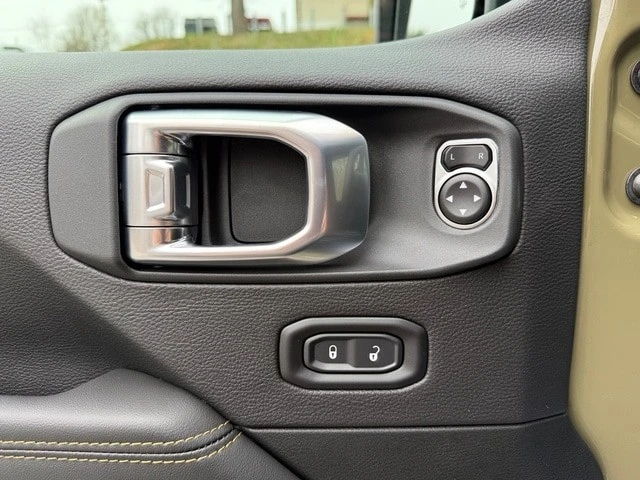 2026 Jeep JT Gladiator - Image 13 of 29