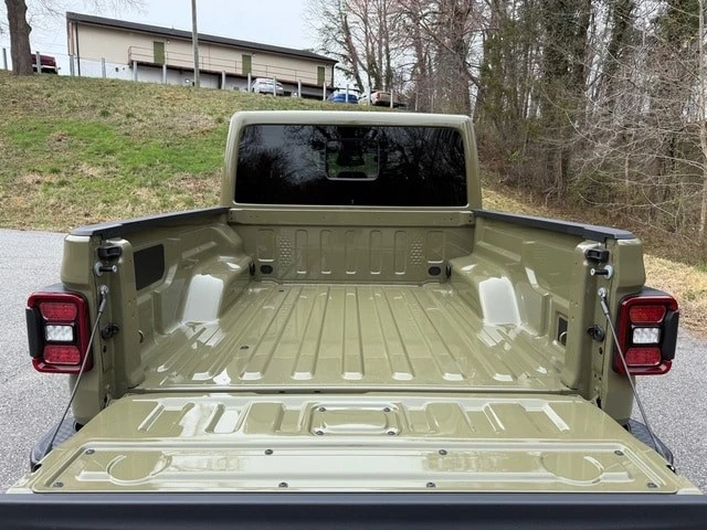 2026 Jeep JT Gladiator - Image 8 of 21