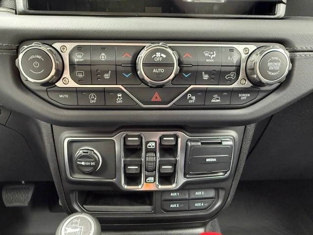 2026 Jeep JT Gladiator - Image 23 of 29