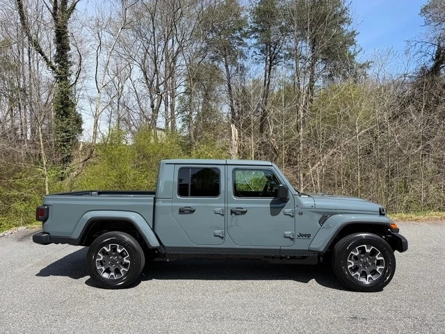 2026 Jeep JT Gladiator - Image 6 of 30